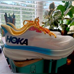 Hoka Clifton 9 - WORN ONCE